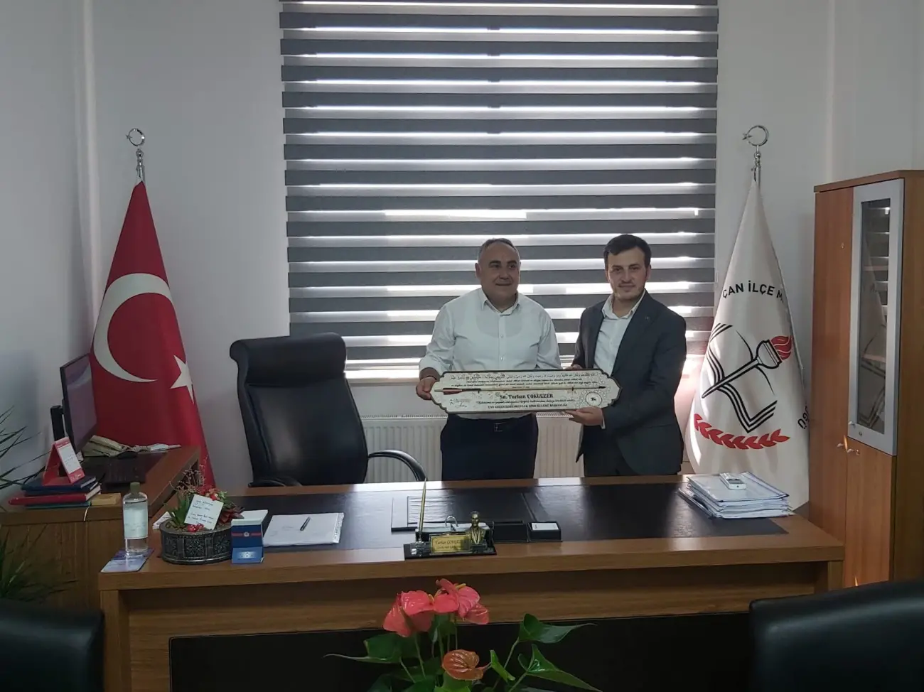 Çan Milli Eğitim Müdürlüğüne Atanan Turhan ÇOKKEZER’’e Başkan Barış Engin’den Ziyaret