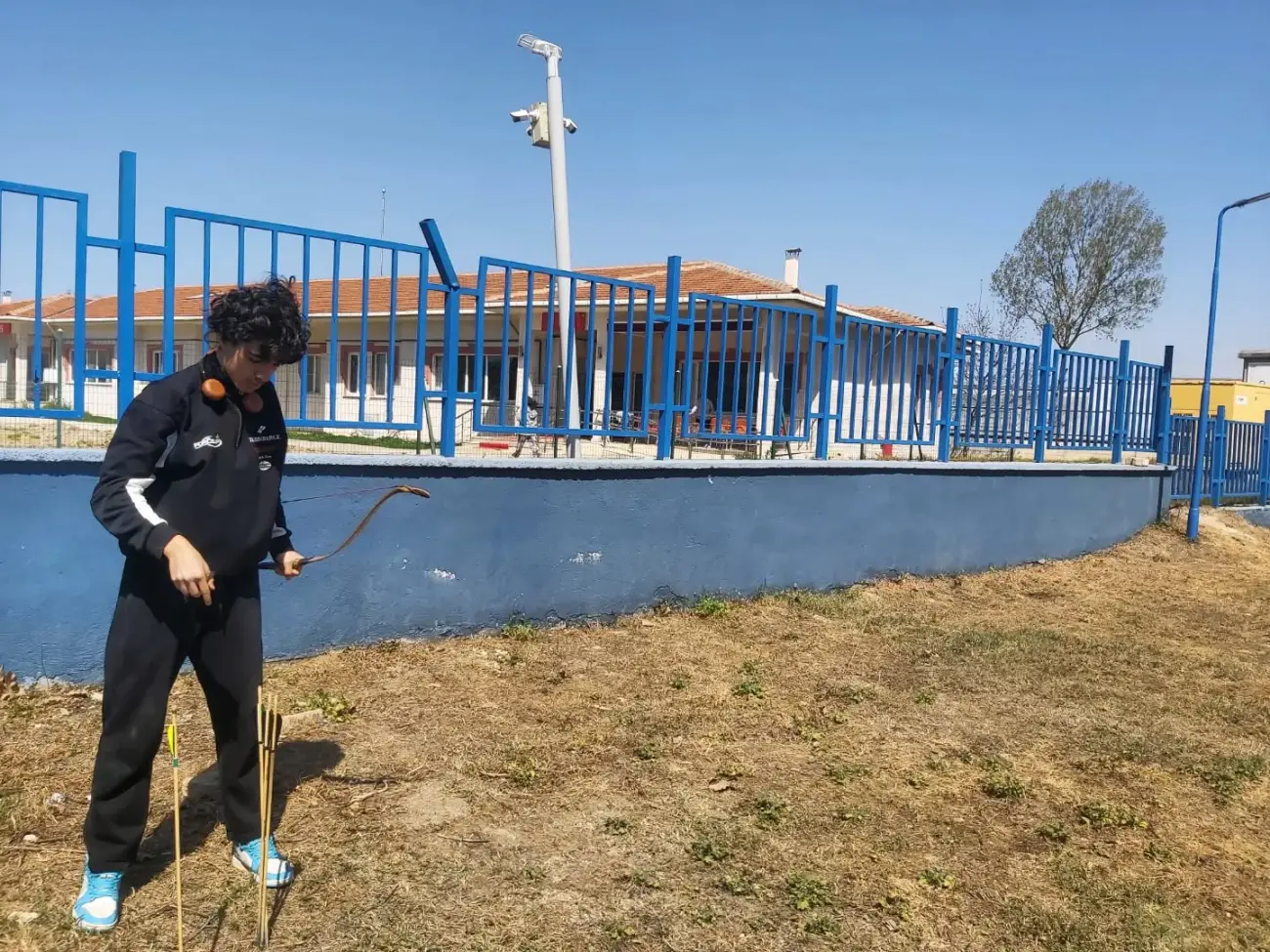 TİR-ENDAZ AKADEMİ SAHADA 